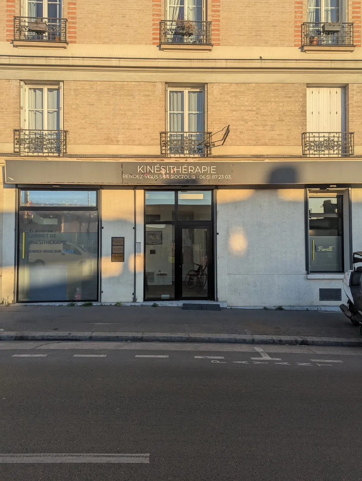 Façade du cabinet Fiwell Kiné, 116 boulevard Henri Sellier à Suresnes